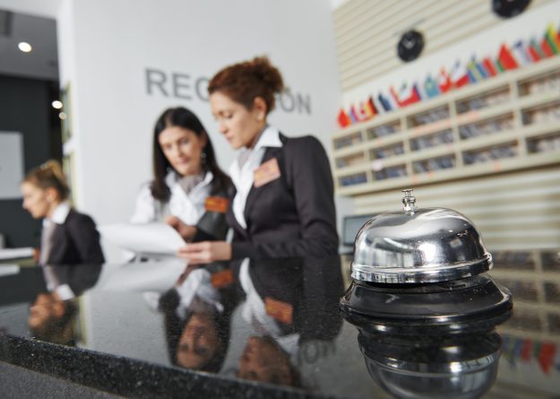 shutterstock_228675523 hotel interim manager